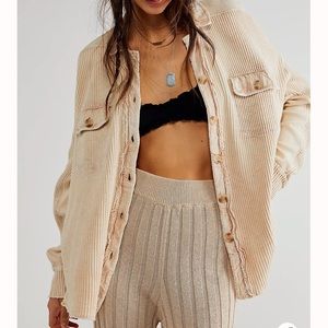 Free people scout jacket. Worn twice. So comfy!